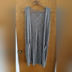 Long sleeveless duster